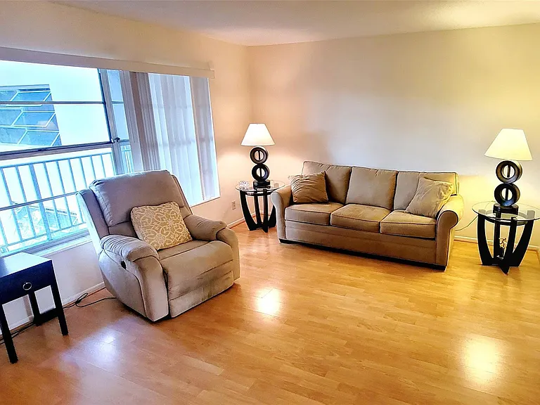 2901 NW 47th Ter #247B — Photo 3