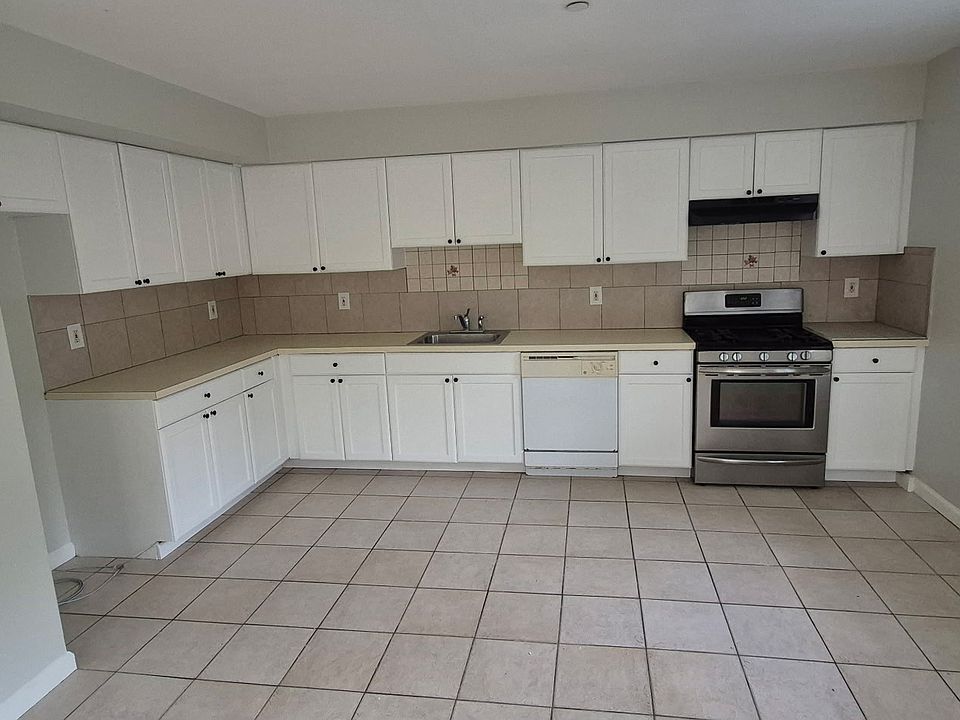 1st image of 51 Davenport Ave APT 1