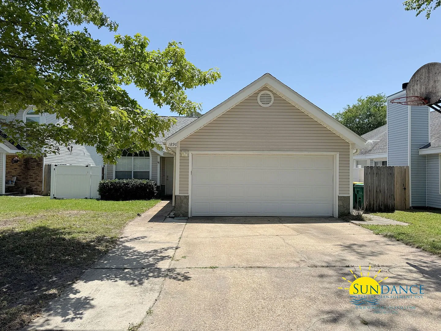 Stunning 3 Bedrooms Home in Fort Walton Beach! — Photo 1