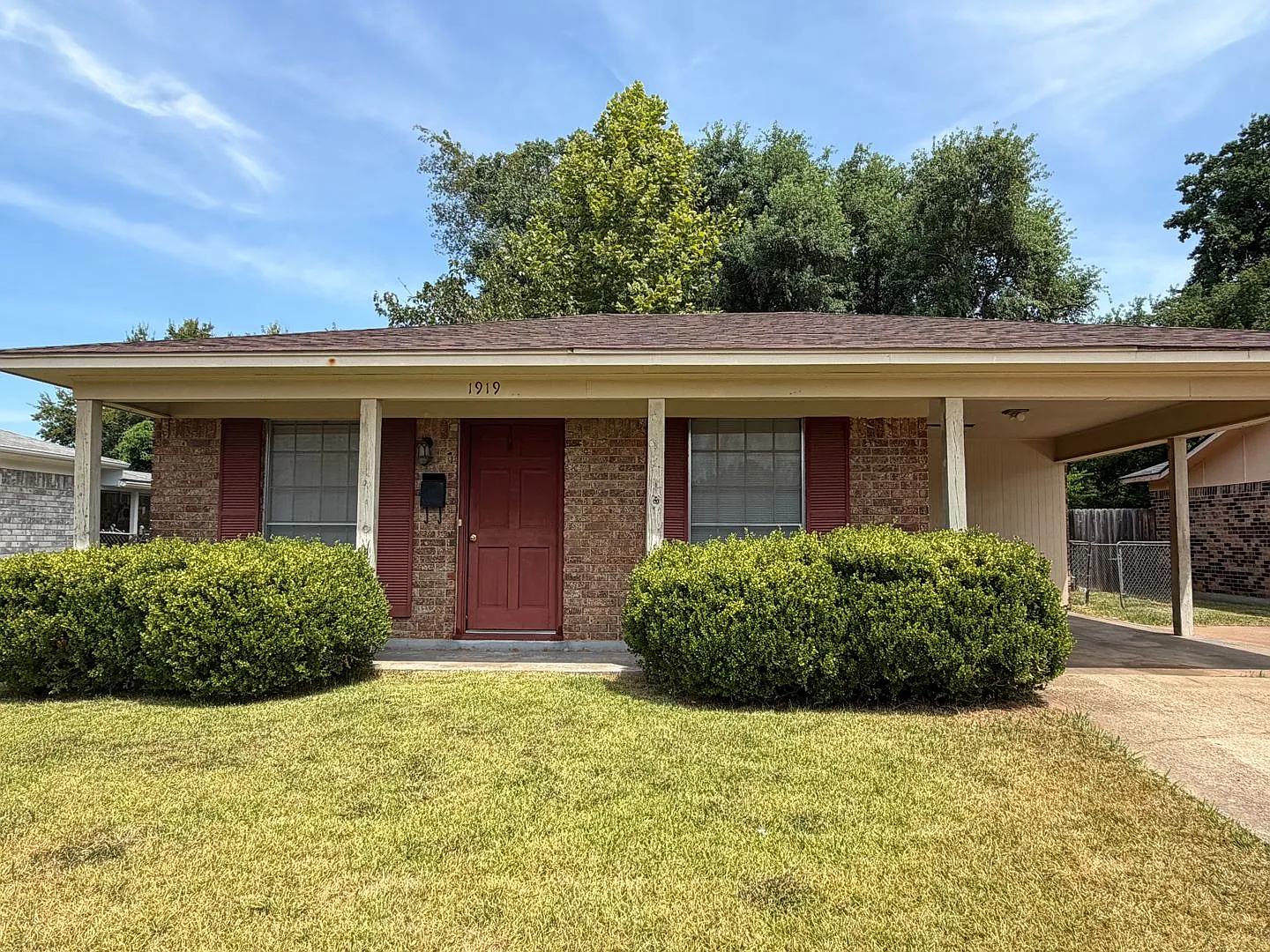 Spacious 4 Bedroom Home in Sun City — Photo 1