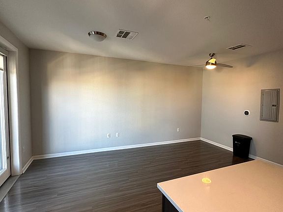 3rd image of 2301 California St #304