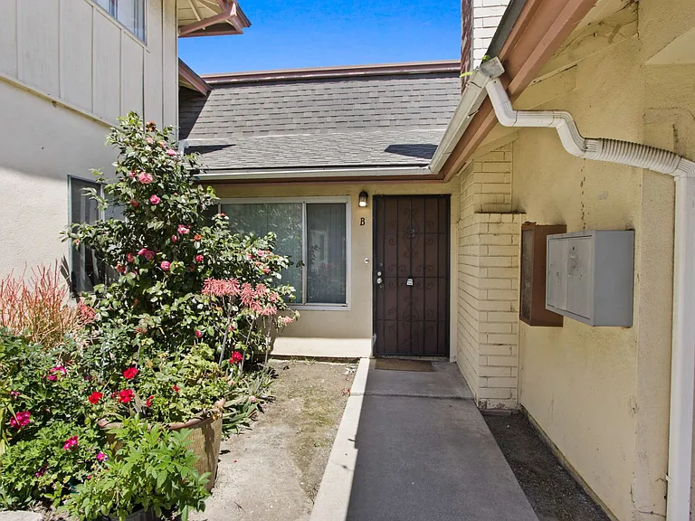 14561 Del Amo Ave #B — Photo 4