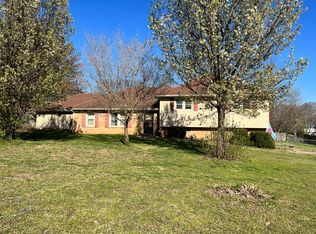 1710 S 12th Ave, Ozark, MO 65721