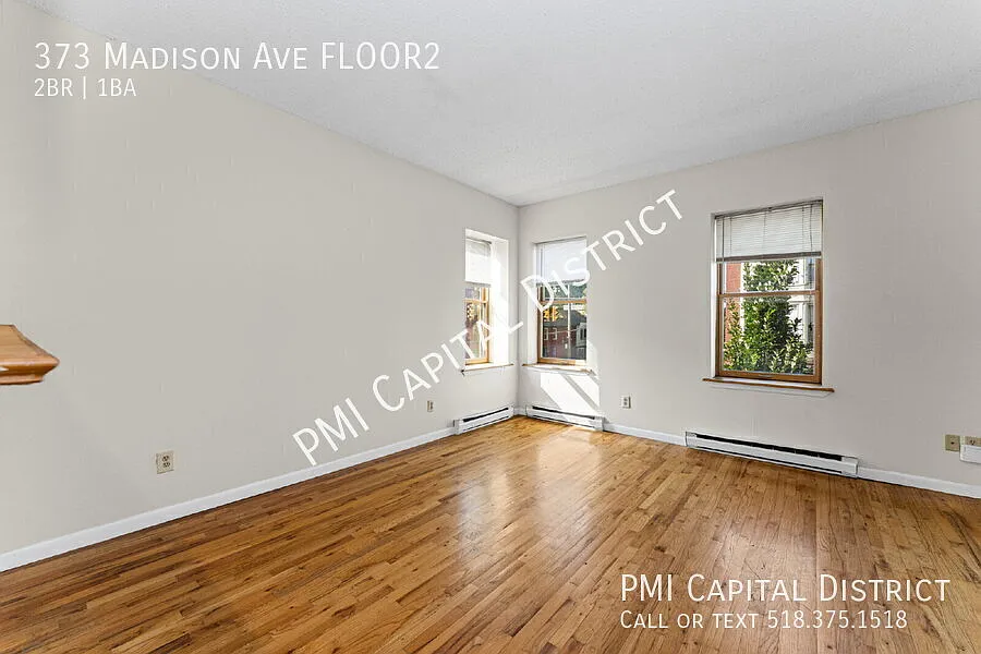 Spacious 2 Bedroom Apartment with In-Unit Laundry in the Heart of Center Square! — Photo 3
