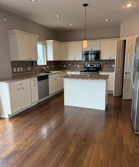 Hillcrest Dr — Photo 3