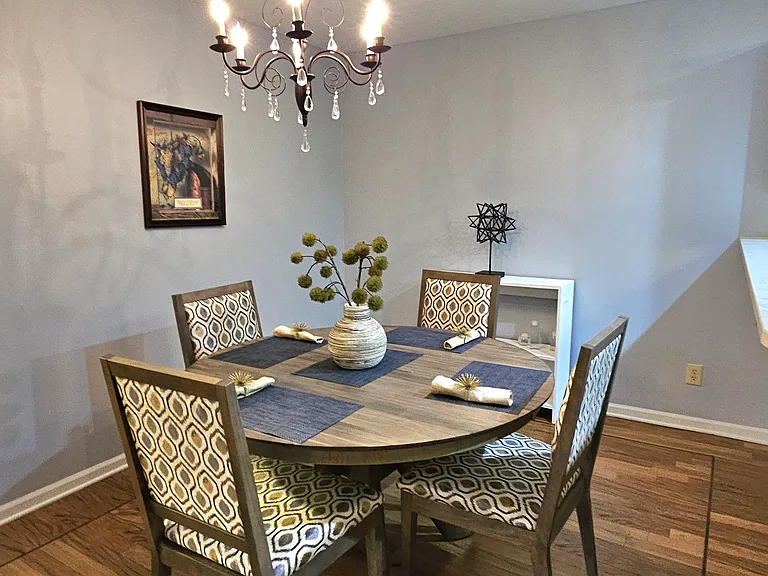 5176 Coventry Ln — Photo 8