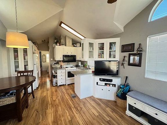 4th image of 4700 E Main St #1810