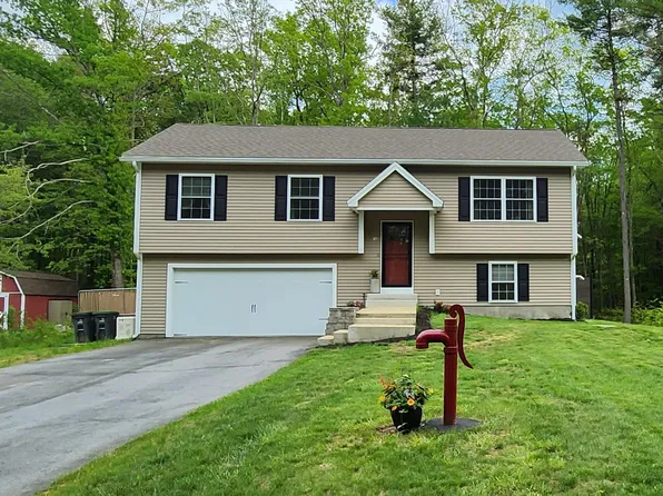 12 Bowtie Lane, Hooksett, NH 03106