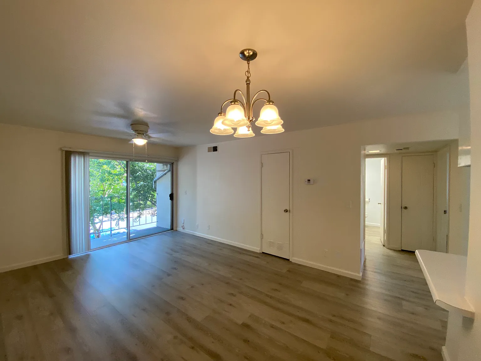 2 bed, 800 sqft, $2,200 — Photo 1