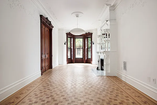 Rented by Compass | media 10