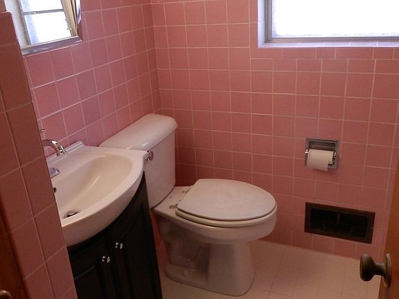 3rd image of 2112 36th St APT 1