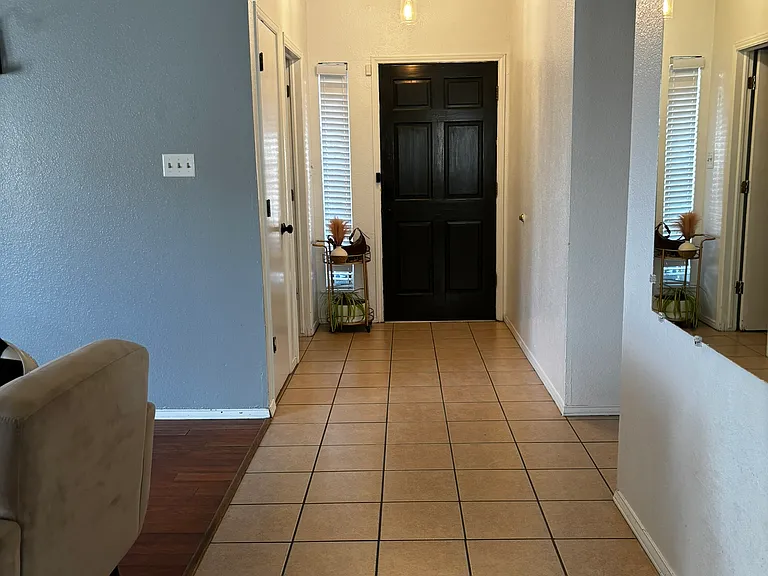 5465 Ridge St — Photo 3