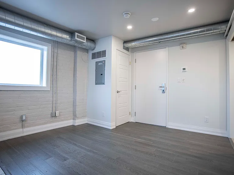 11 West St #405 — Photo 17