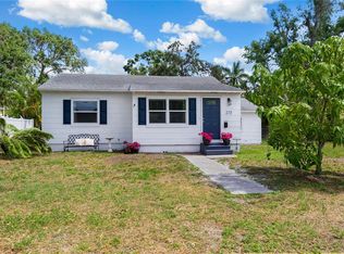 215 35th Ave NE, Saint Petersburg, FL 33704