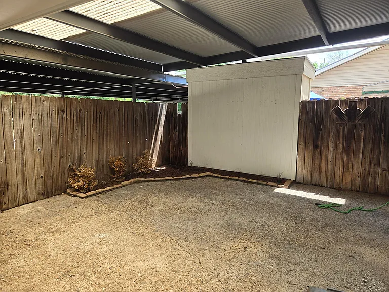 10061 Smitherman Dr — Photo 16