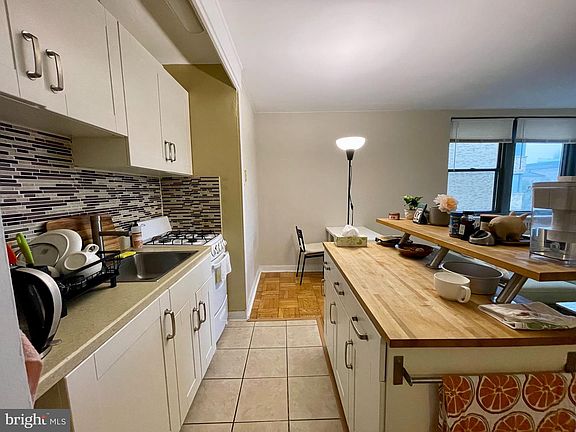 5th image of 2601 Pennsylvania Ave APT 607