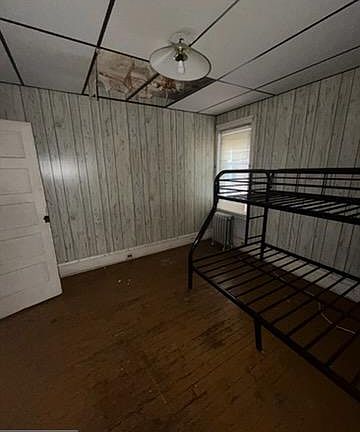 4th image of 4815 N Hutchinson St