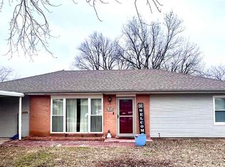 910 Robin Rd, Blackwell, OK 74631