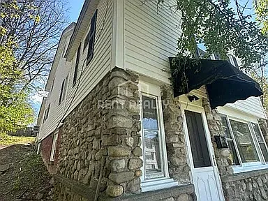 258 Elm St #1 — Photo 3