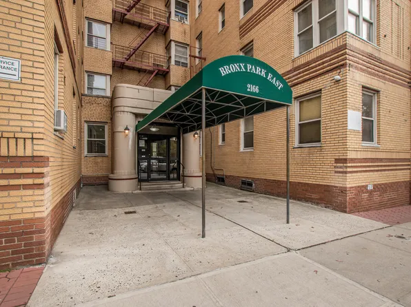 2166 Bronx Park East image 1 of 20