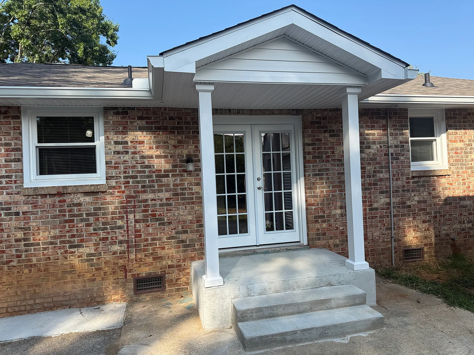 4 bed, 1368 sqft, $2,000 — Photo 2
