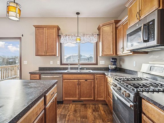5th image of 9859 Jordan Ave NE