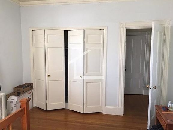 3rd image of 4 Woodstock Ave #002