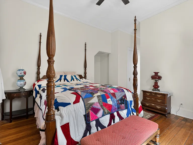 1311 Greenup St — Photo 11