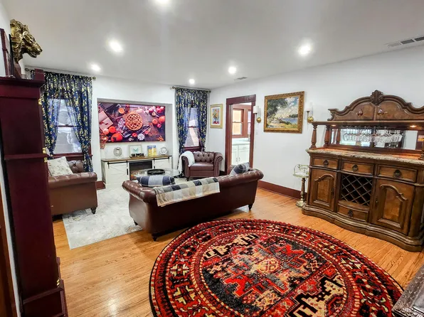616 W Chapman Ave, Orange, CA 92868