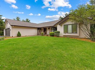 10570 Whispering Pines Way, Rockford, IL 61114