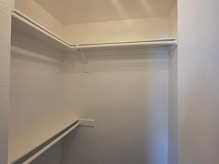 1354 Carriage Ln — Photo 16