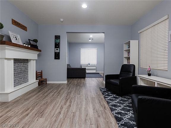5th image of 8012 Carr Valley St