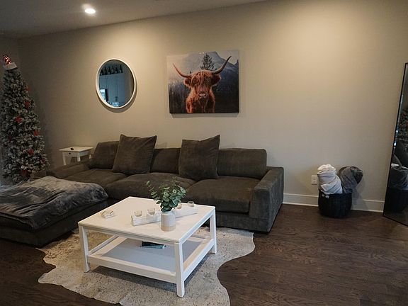 5th image of 509 Rosedale Ave #E
