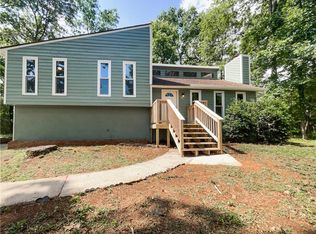 5899 Oak Ct, Douglasville, GA 30135