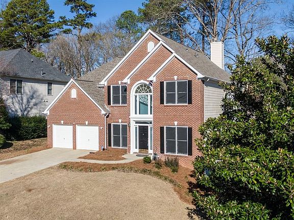 4th image of 3715 McClure Woods Dr