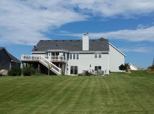 29323 Eagle Ridge Dr, Burlington, WI 53105