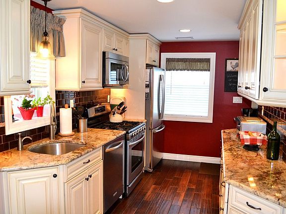 Spectacular New Kitchen !