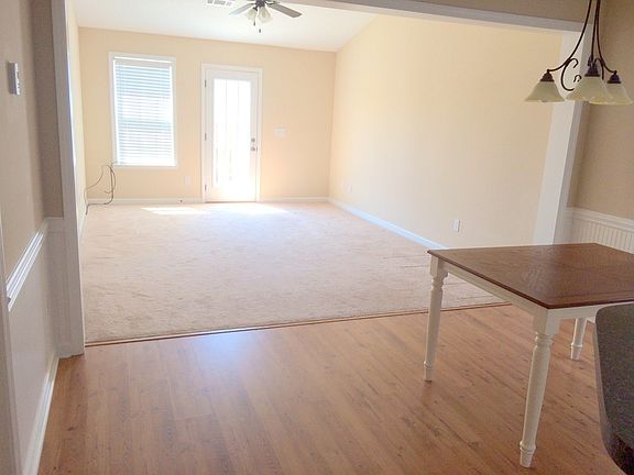 5th image of 221 Sunview Dr