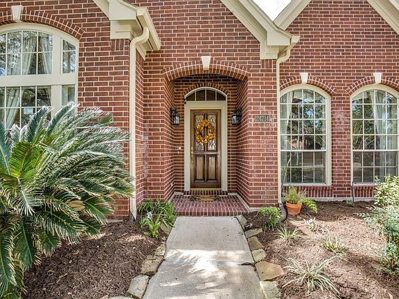 3rd image of 24714 Brattle Dr