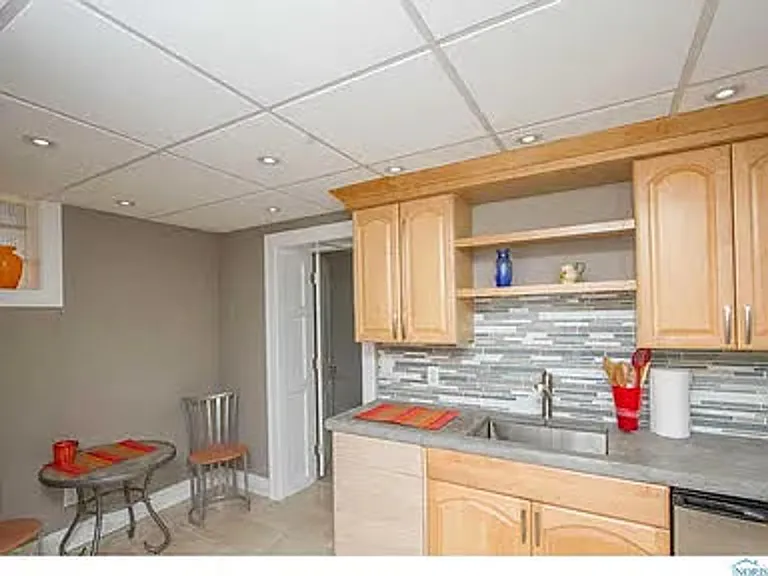 1601 Circular Rd — Photo 15