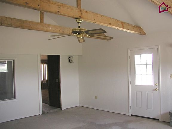 2nd image of 2833 El Camino Real