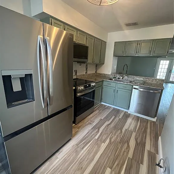 11359 Stratton Park Dr — Photo 3