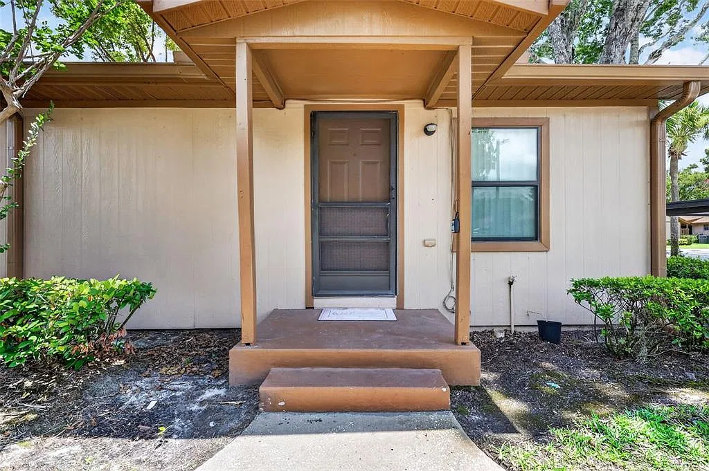 2 bed, 2.0 bath, 840 sqft, $1,500 — Photo 2