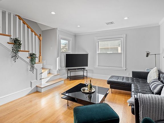 5th image of 14 Everett St #2