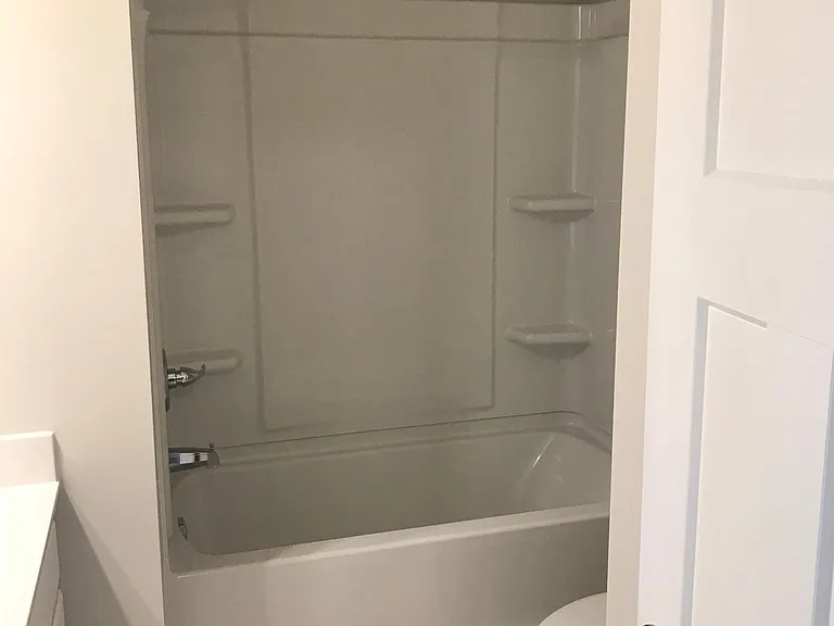 415 Hague Dr — Photo 21
