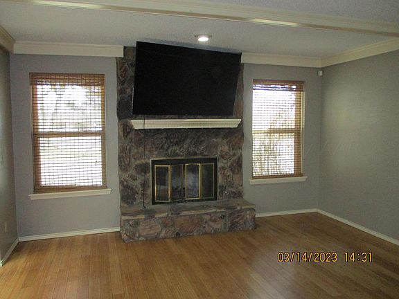 2nd image of 3000 SW 16th Ave