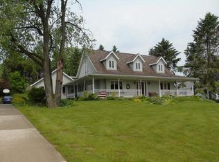 711 Carriage Ct, Brownsville, WI 53006