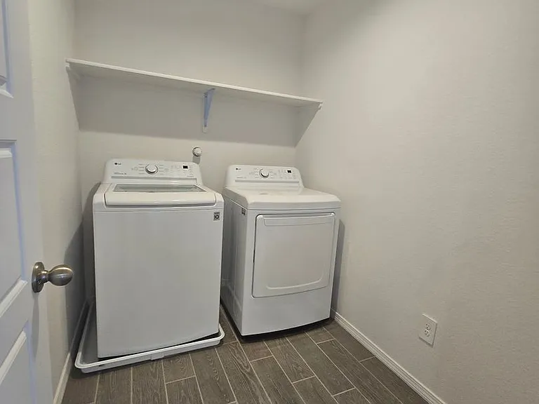 3209 Tazanita Loop SE — Photo 16
