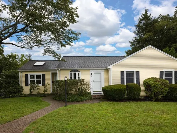34 Pond St, Needham, MA 02492