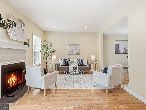 3rd image of 6470 Franconia Ct